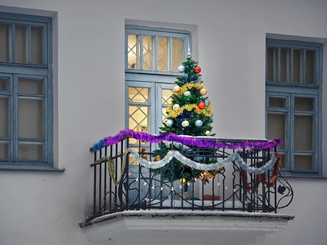 Cómo decorar su cerramiento o galería para celebrar la Navidad