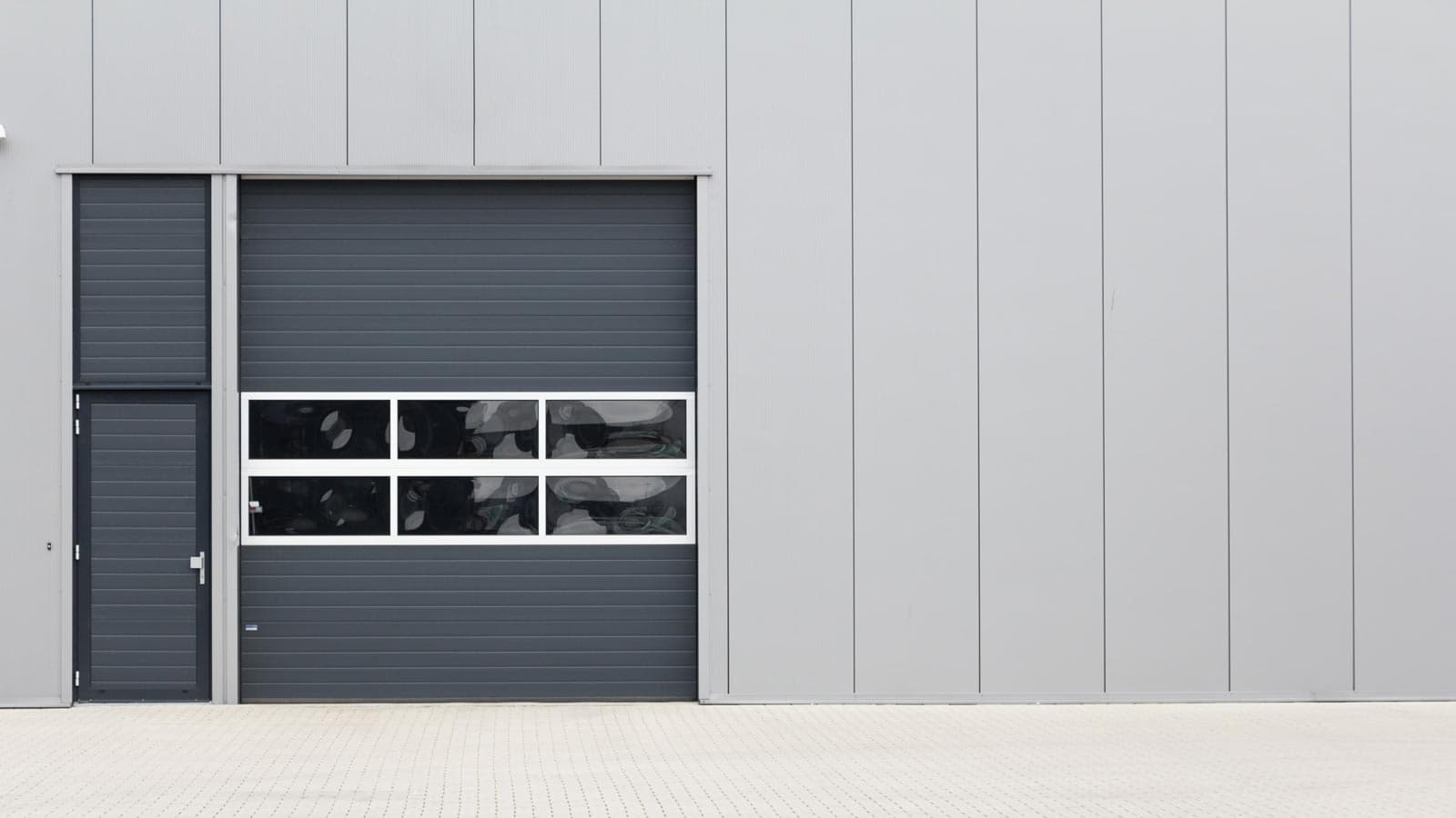 Confíe en nuestros expertos y apueste por puertas de garaje seccionales