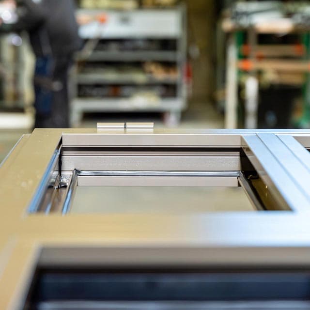 Contacte con Aluminios Juan Ignacio