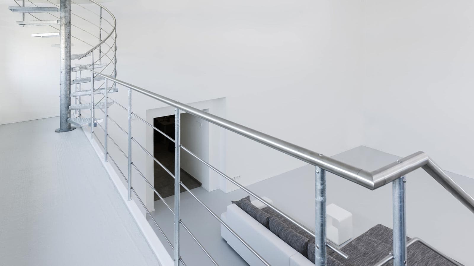 Pida asesoramiento para la instalación de su barandilla o pasamanos